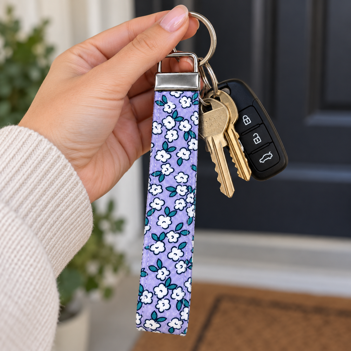 Elegant Purple Floral Keychain, Keychain Wristlet, Preppy Key Fob Wristlet